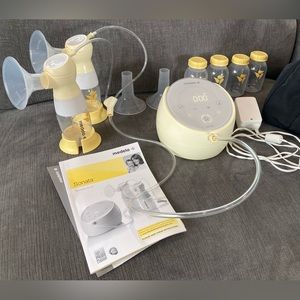 Medela Sonata Breast Pump & Accessories
